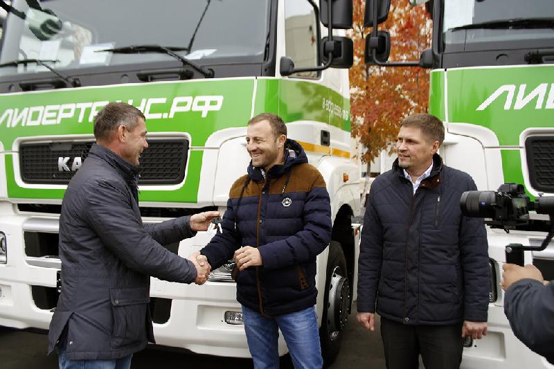 Автомобили КАМАЗ-5490 NEO для «Лидер Транс»