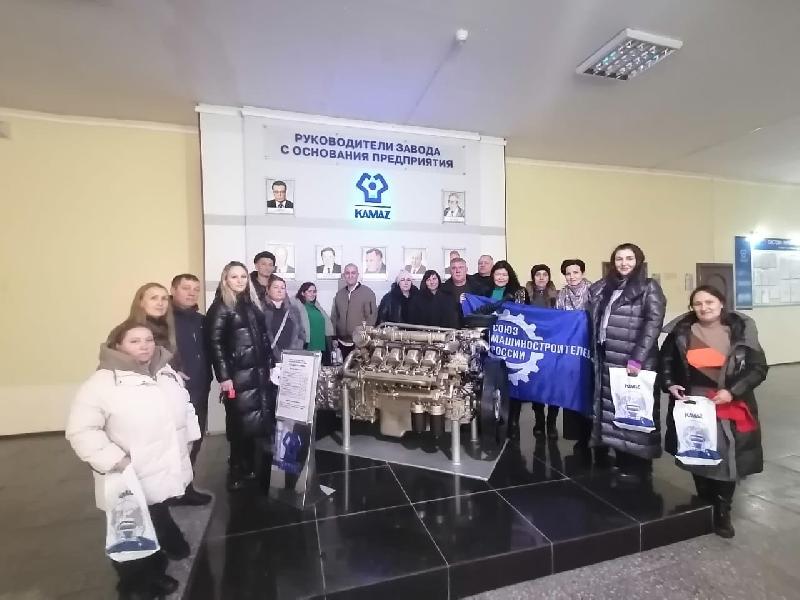 Экскурсия на «КАМАЗ» для родителей будущих дизелистов