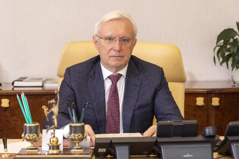 Сергей Когогин поздравил работниц «КАМАЗа» с 8 Марта