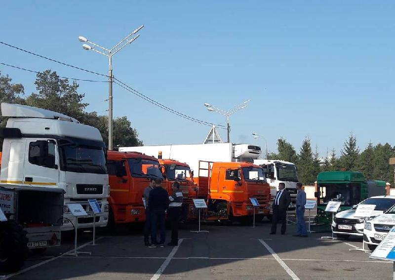 Автомобили КАМАЗ на выставке в Казани