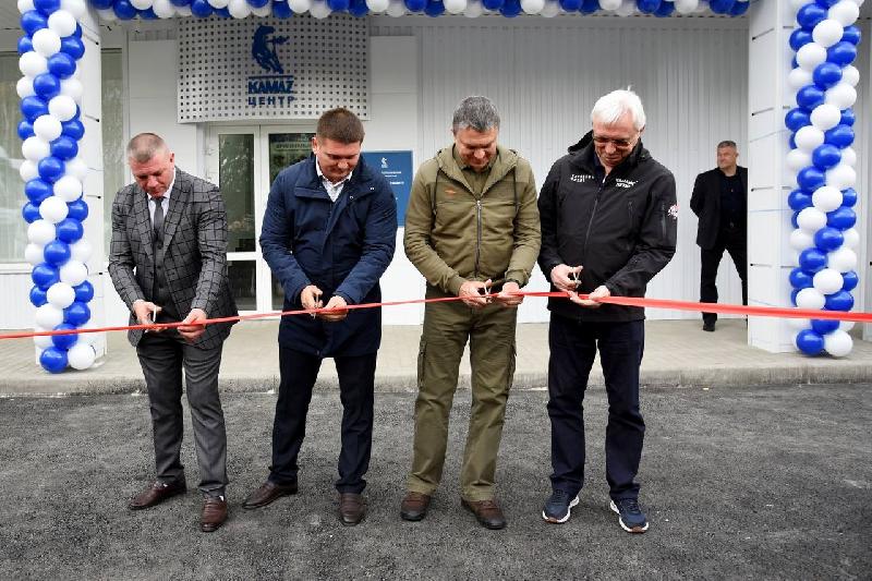 «КАМАЗ» открыл автоцентр в Луганске