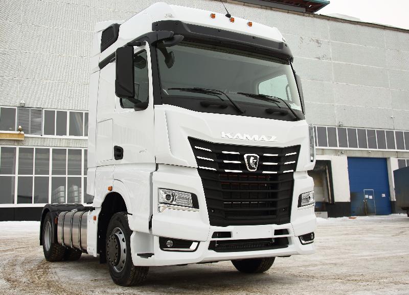 Автомобили КАМАЗ-54901 испытают водители GLT