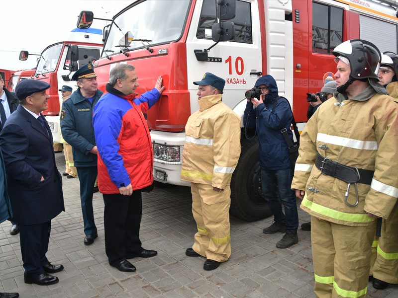 Глава МЧС оценил КАМАЗы